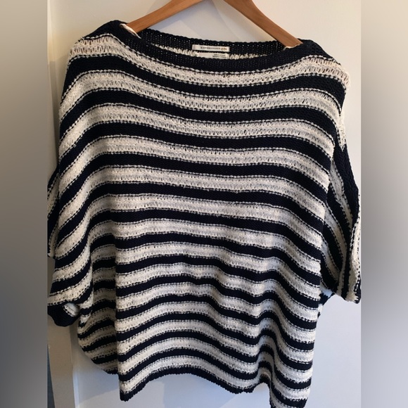 Anthropologie Sweaters - Anthropologie Navy and Cream Short Sleeve Sweater M/L